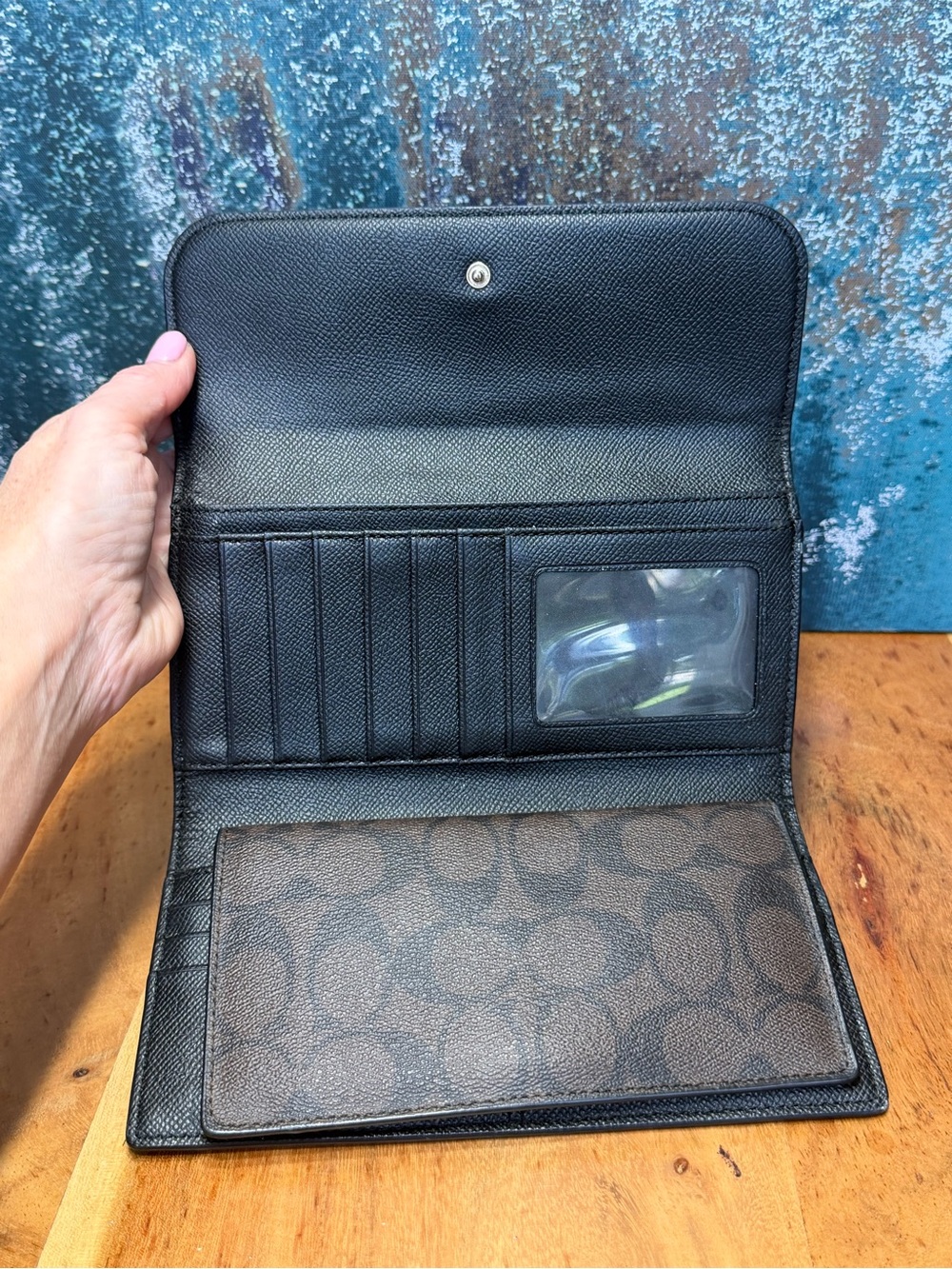 Coach Classic Peyton Signature Envelope Tri-Fold Checkbook Wallet Chocolate Brow - Picture 10 of 14